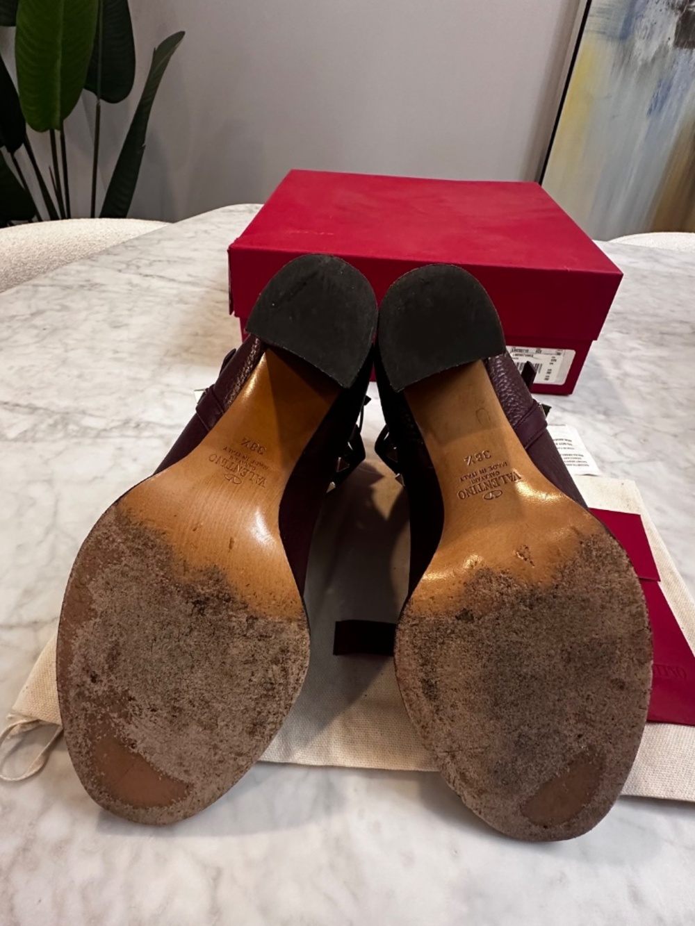 Used Valentino Rockstud bootie/wine/ size 38 1/2, heel 100m - Picture 5 of 6